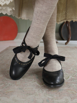 History of Women’s Stockings & Pantyhose (1900s–Today) - memery