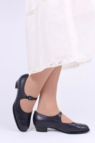 1920s everyday shoe - Navy Blue - Ruby - memery