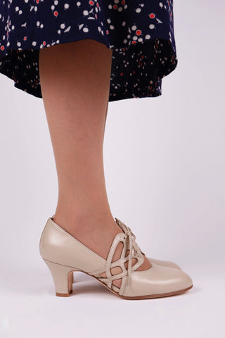 1930s everyday lace - up pumps - Off - White - Eva - memery