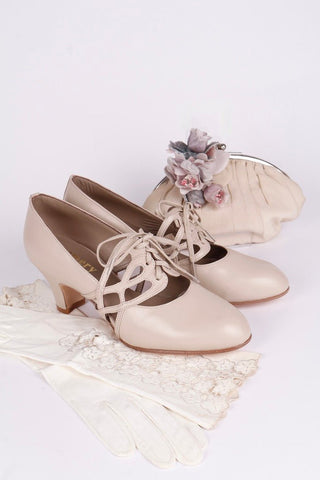 1930s everyday lace - up pumps - Off - White - Eva - memery