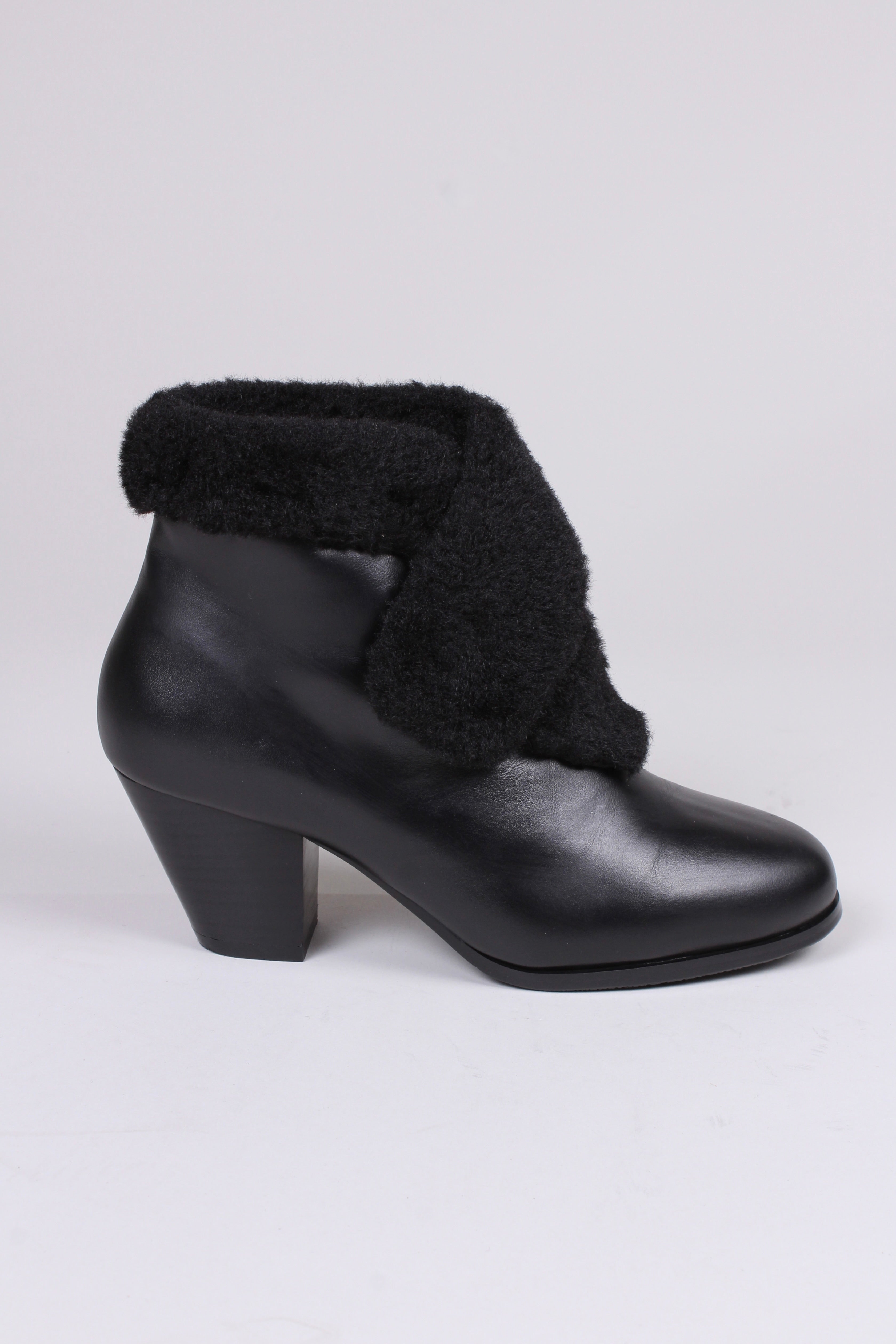 50s style pump booties with wool - Black - Maria
