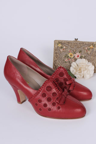 1930s everyday pump with details in suede - red - Stella