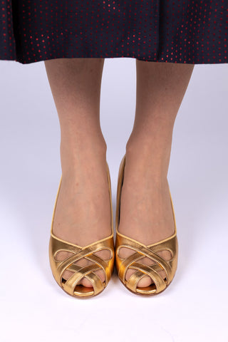 1950's court shoe with peep-toe - Gold - Audrey