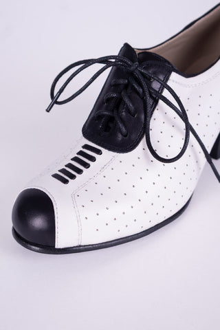 1940s Spectator Oxford pumps - Black / Off-White - Lucy