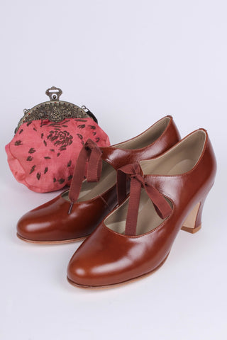 Classic, everyday late 1920's pumps - Cognac brown - Charlotte - memery