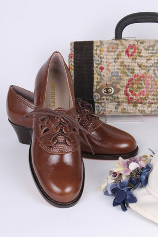 Early 1940s everyday lace - up shoes - Nougat Brown - Emily - memery