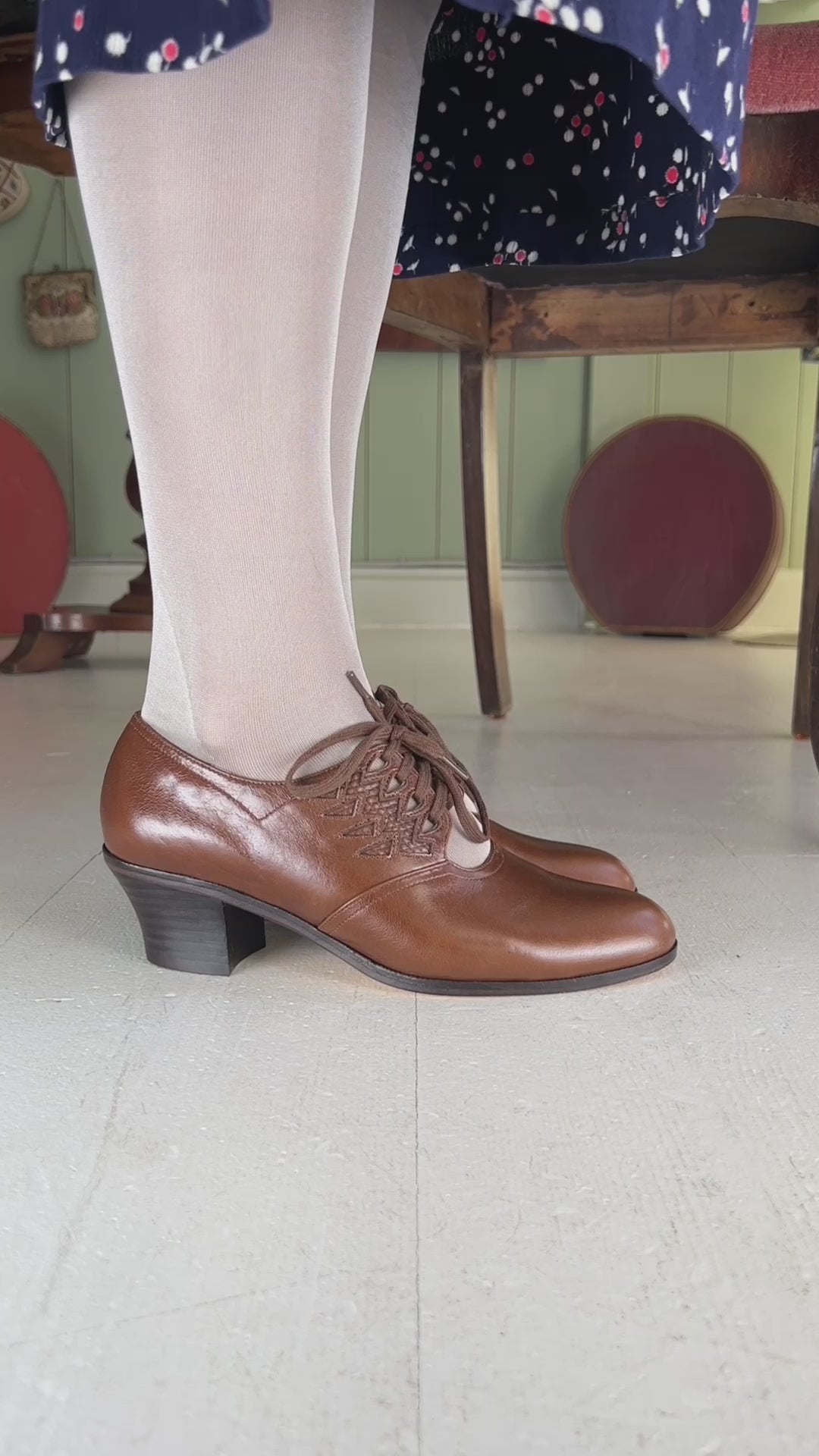 1930s everyday Oxford shoes, brown, Emma