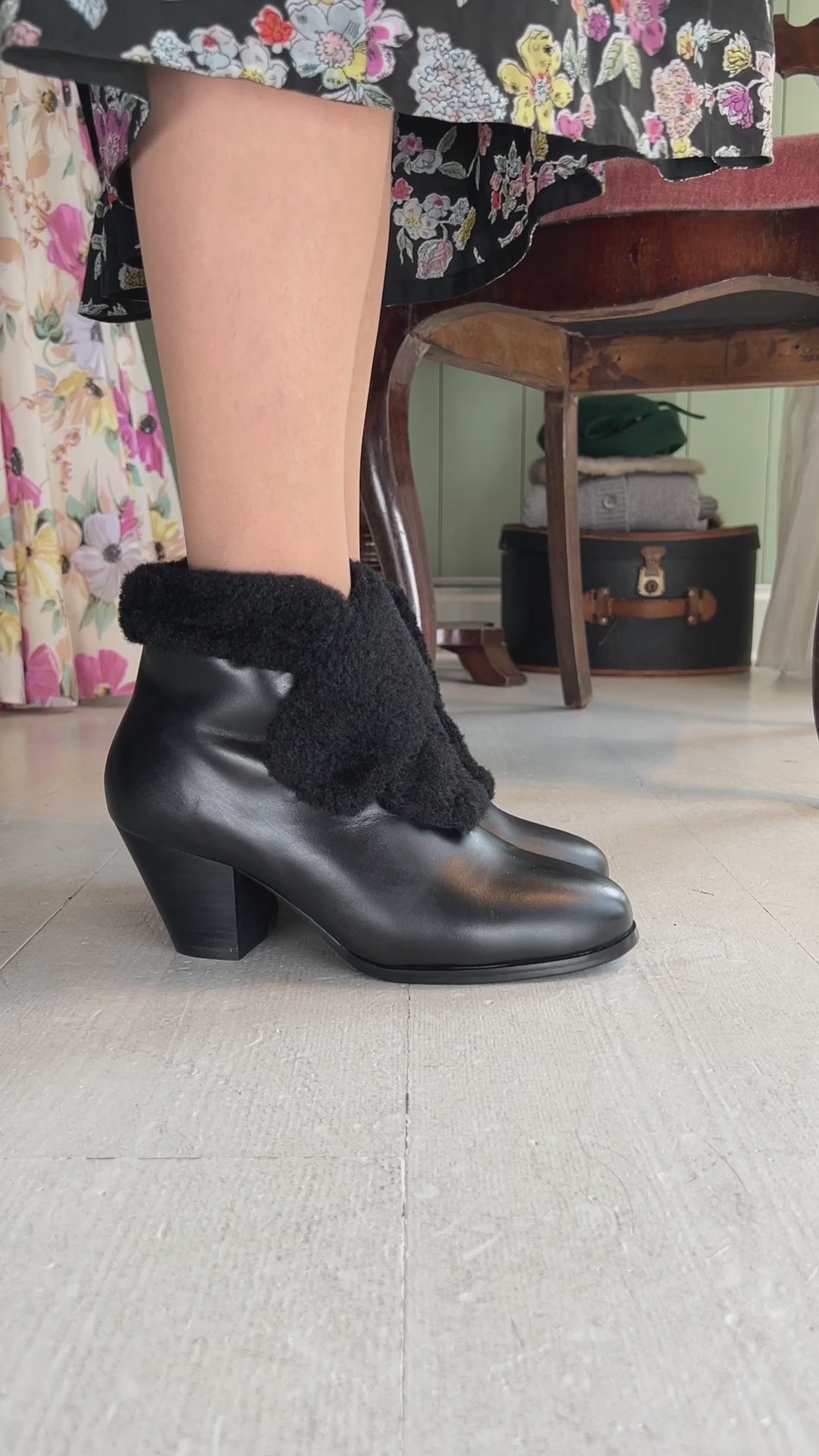 50s style pump booties with wool - Black - Maria