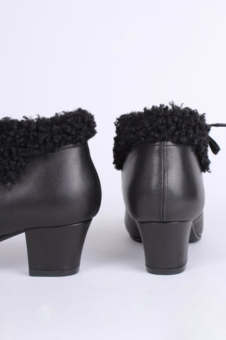 Soft 1940s /1950s booties with wool shearling - black - Karin - memery